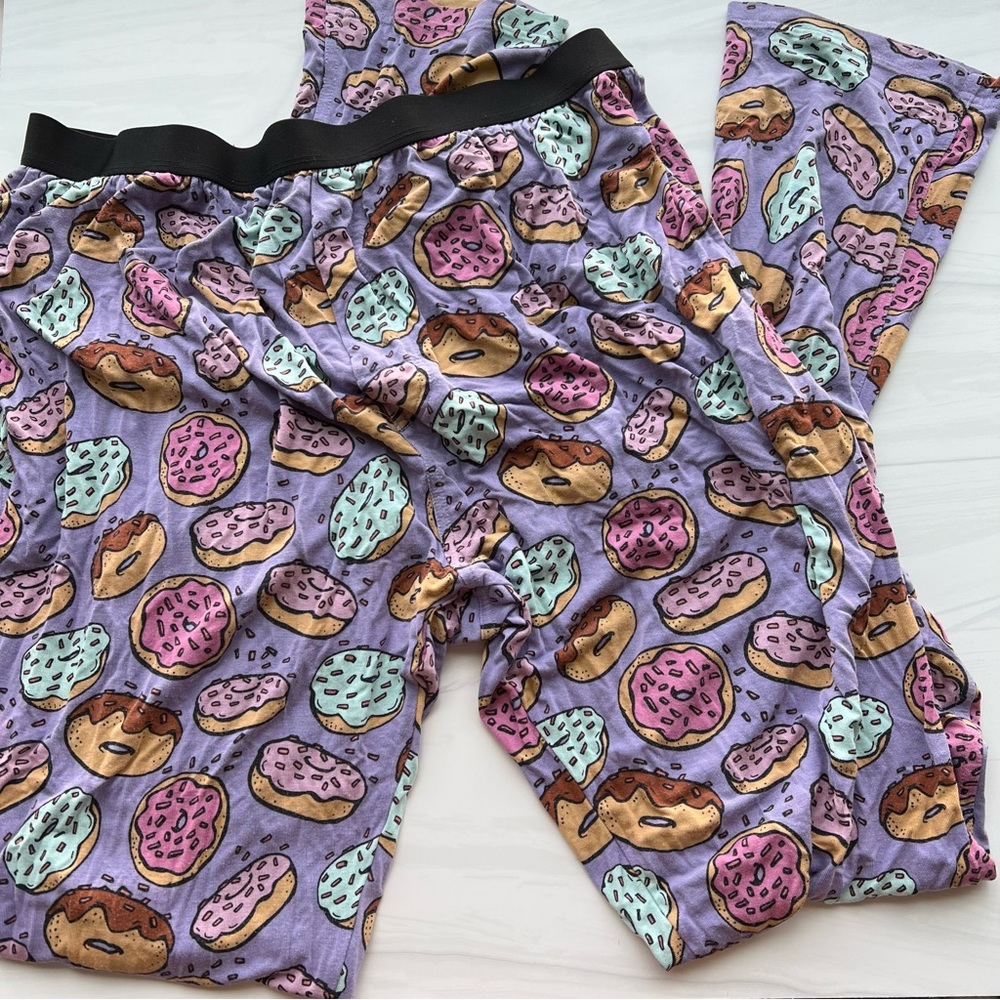 🍩 Men’s MeUndies Lounge Pants in donut print. The comfiest pajama pants!